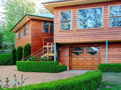Treetops - Elegant, Inviting, Designer, Cedar Home - Adwords Guide 2