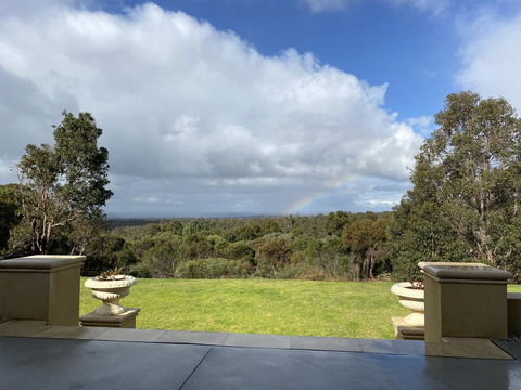 Treetops Holiday Retreat - Adwords Guide 1