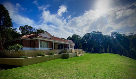 Treetops Holiday Retreat - Adwords Guide 0