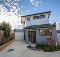 Trendy sweet home 4BedsBlackburn South - Adwords Guide