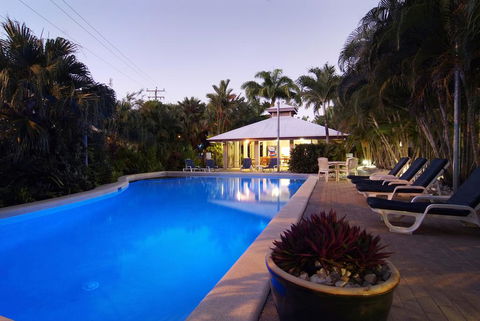 Trinity Beach Club Holiday Apartments - Adwords Guide 1