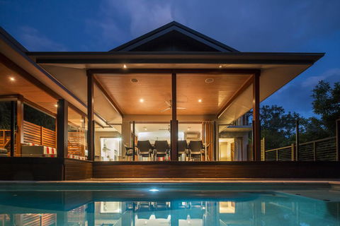 Trito - Luxury Holiday House - Adwords Guide 0