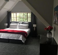 Tudor House - Large Family Home - Adwords Guide