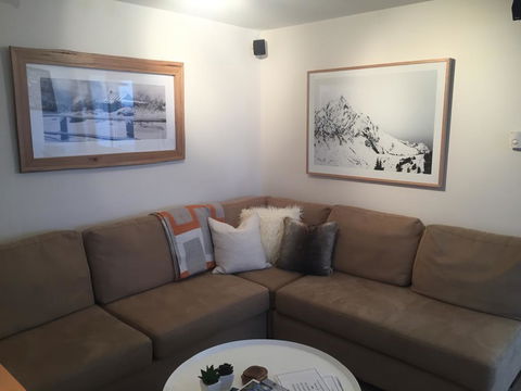 Twin Towers 504 B - Adwords Guide 3