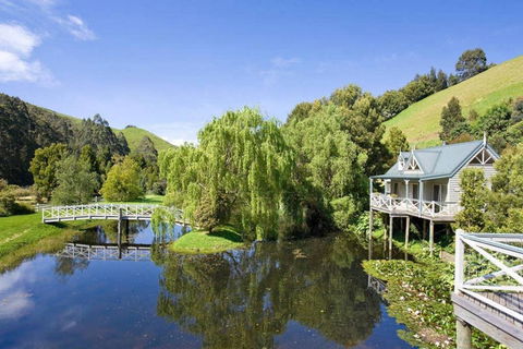 TWISTED WILLOW - Spa, Fireplace, Couples Retreat - Adwords Guide 1