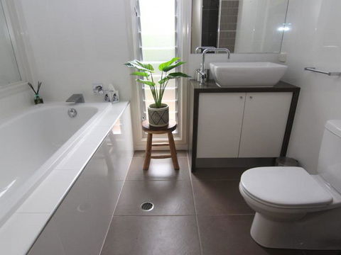 Two Sands Town House - Adwords Guide 1