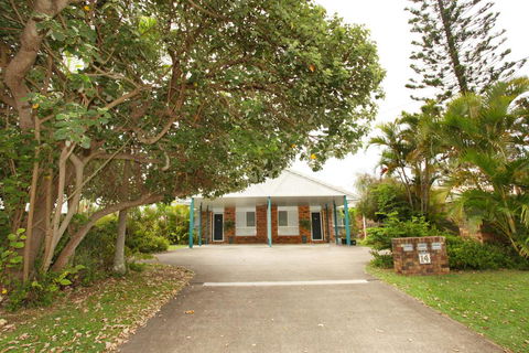 Unit 1/14 Tamarindus Street Marcoola Beach, Pet Friendly, 300 BOND, Linen Supplied - Adwords Guide 0