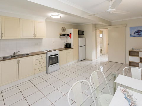 Upstairs And Downstairs - 81 Denman Camp Rd - Adwords Guide 3