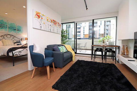 Urban Eden - Pets, Parking, Balcony, Chapel St 260m - Adwords Guide 0