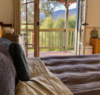 Valley Abode Large Studio Suite -private ensuite - Adwords Guide