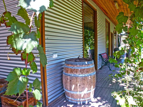 Valley Farm Vineyard Villas - Adwords Guide 0