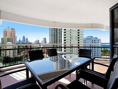 Victoria Square 2 Bed Ocean View Broadbeach - Adwords Guide 1