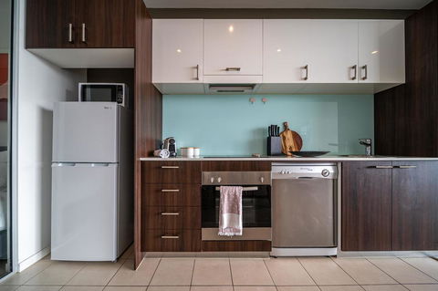 Vue Of The East End-Wifi - Netflix - Nespresso - Adwords Guide 3