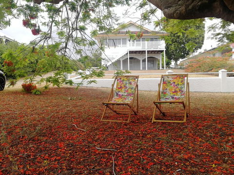 Walk To Beach Queenslander HOME In CBD Hervey Bay - Adwords Guide 1