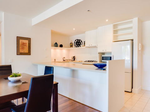 Waterfront (Yarra St) By Gold Star Stays - Adwords Guide 3