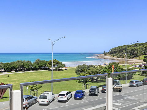 WATERFRONT SEVEN - In The Heart Of Lorne - Adwords Guide 2