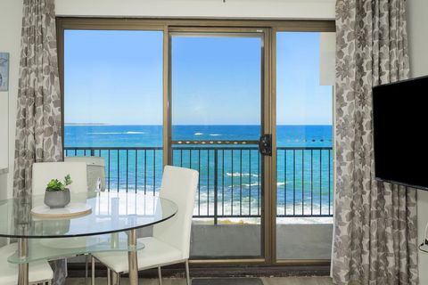 Waterfront Unit, Unit 2 - Adwords Guide 0