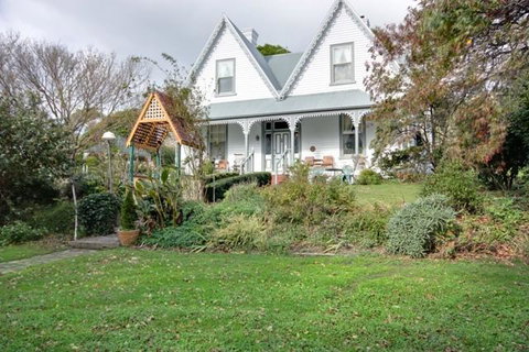 Westella Colonial B&B Accommodation - Adwords Guide 0