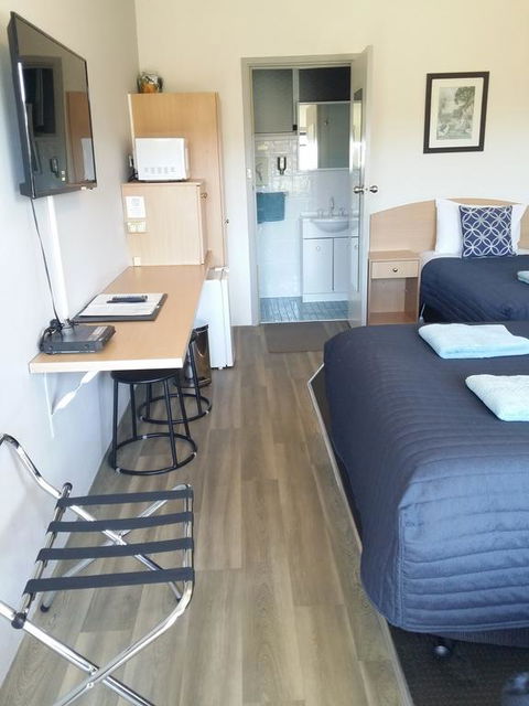 White Manor Motel - Adwords Guide 1