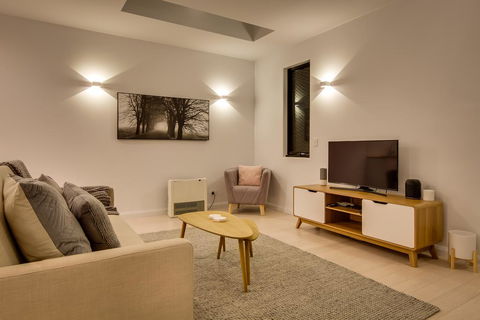 White Room Apartments - Adwords Guide 2