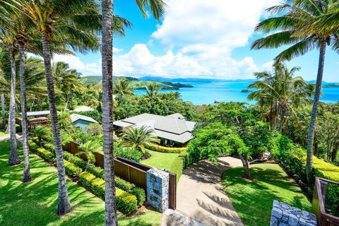 Whitsunday Waters On Hamilton Island - Adwords Guide 1