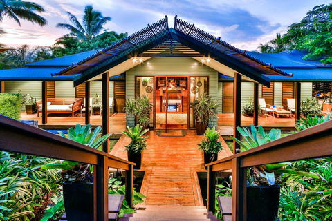Whitsunday Waters On Hamilton Island - Adwords Guide 0