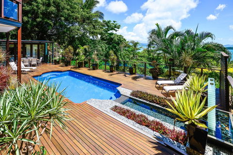 Whitsunday Waters On Hamilton Island - Adwords Guide 2