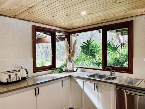 William Bay Cottages - Adwords Guide 0
