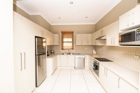 William Cottage Central Heritage Home - Adwords Guide 0