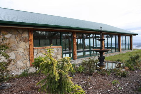 Woodbridge Hill Hideaway - Adwords Guide 1