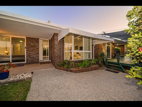Woorim Secluded Palms Cottage - Adwords Guide 0