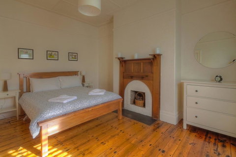 Young's Cottage - Circa: 1861 - Adwords Guide 2