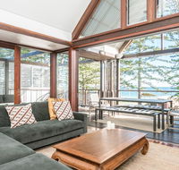 Your Luxury Escape - On The Bay - Stunning Beachfront Apartment - Adwords Guide