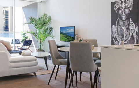 Lux 2BR On Hindmarsh SQ - Adwords Guide 1