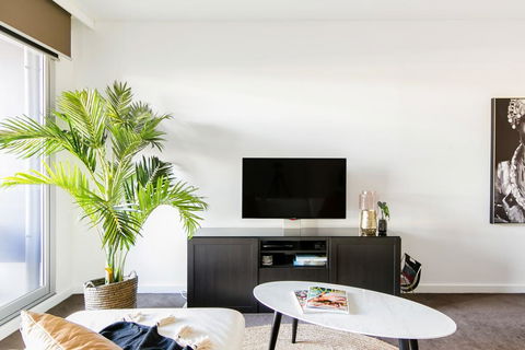 Lux 2BR On Hindmarsh SQ - Adwords Guide 2
