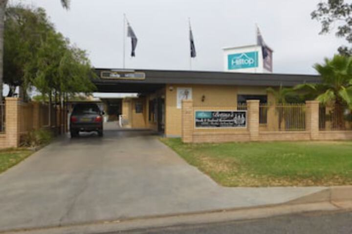 Hilltop Motel Broken Hill