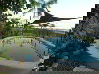 Cardwell Beachfront Motel