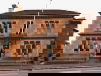 Macquarie Manor