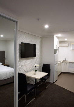 The Duck Inn Apartments Westdale