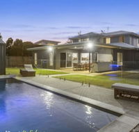 Ebony Rose Tweed Coast Holidays - Adwords Guide