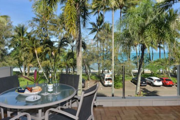 Paringa Beachfront Apartments Palm Cove
