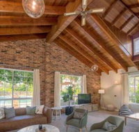 Luxurious Home on 5 Acres Close to CBD Sleeps 18 - Adwords Guide