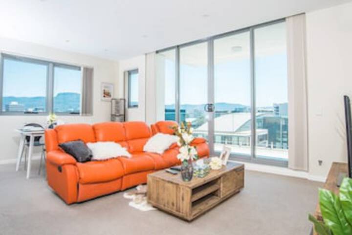Spacious Central Apartment Walking Distance To Beach Wollongong