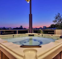 Darwin City Lights Jacuzzi - Adwords Guide