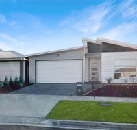 Brand New Home 10 mins to Beach Torquay Geelong Deakin Hospitals - Ad Words Australia