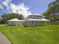 Echo Beach House 16 Reflections Dr Luxurious House with Magnificent Pool  Ducted Air