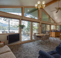 3 Bed 2 Bath Vacation home in Lake Coeur d'Alene