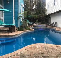 4 BR - Sleeps 8 Best location next to Bourbon Street