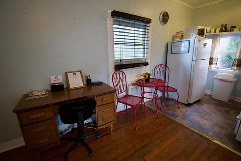 Cajun Hostel Studio Vermillion - Adwords Guide 7