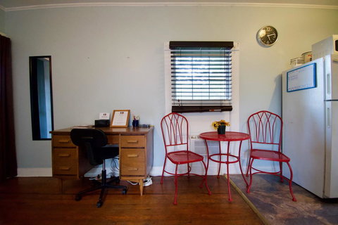 Cajun Hostel Studio Vermillion - Adwords Guide 6